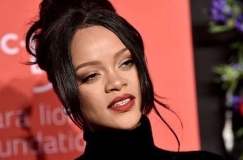 Фанаты подозревают Рианну в беременности: ФОТОФАКТ