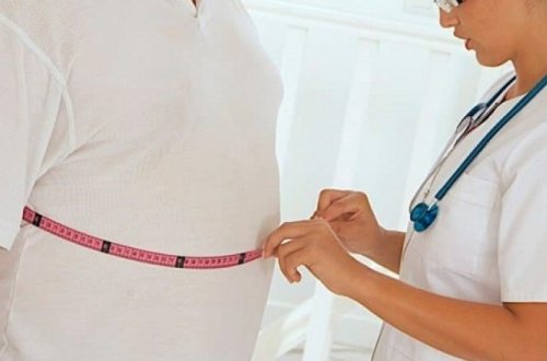 Ученые рассказали, почему люди при старении набирают вес