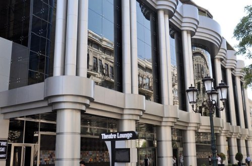 Gənc Tamaşaçılar Teatrının tavanı çökdü