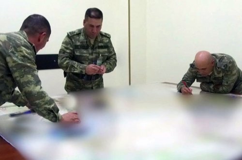 В ходе учений выполняются задачи на картах - ВИДЕО