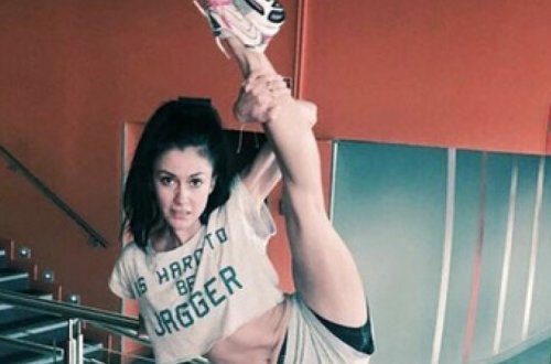 Перебравшая с алкоголем балерина покусала и побила полицейских в аэропорту