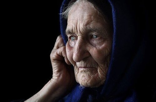 Bakıda 70 yaşlı qadın amansızlıqla qətlə yetirildi - Oğlu şübhəli bilinir