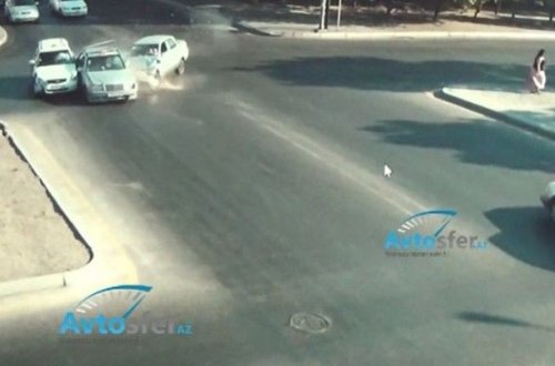 Bakıda qırmızı işıqdan keçən sürücü ağır qəza törətdi - ANBAAN VİDEO