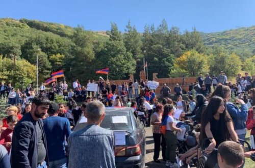 Ermənistanda Amulsara görə xalq ayağa qalxdı - FOTO