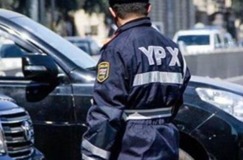 Azərbaycanda polis qeyri-qanuni olan övladını atıb qaçdı - FOTO