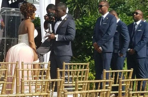 Toyda çəkilən FOTO aləmi bir-birinə qatdı - Gəlinin arxası böyük düşüb...