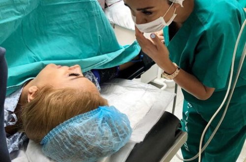Azərbaycanlı aparıcı bacısının DOĞUM ANINI KAMERAYA ÇƏKDİ - FOTO