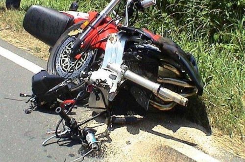 Motosiklet yoldan çıxdı: 21 yaşlı gənc öldü