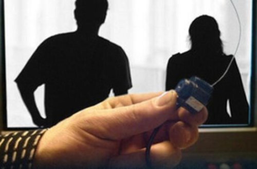 İntim fotoları ilə qadının başına oyun açdı - Şok təfərrüat