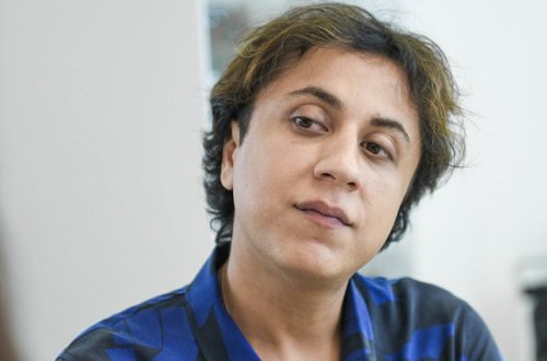 «Волшебник из Баку»: российский сайт опубликовал статью про визажиста Анара - ФОТО