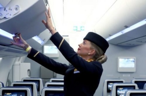 Шокирующее признание стюардессы: чай и кофе в самолетах пить не следует