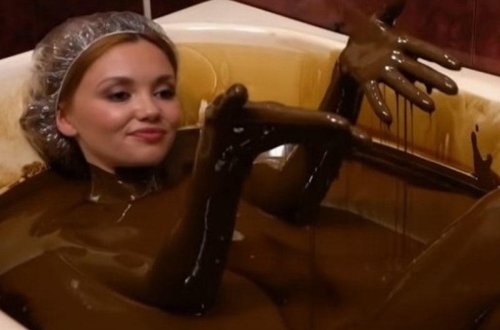 “Kosmik hisslər keçirdim” - Rus aparıcı Naftalanda - VİDEO