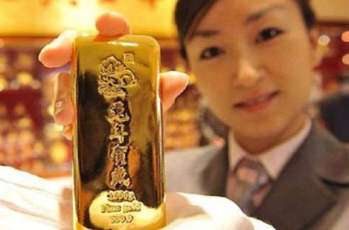 Китайский чиновник прятал в подвале 13,5 тонн золота — ВИДЕО