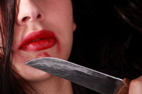 Arvadını bıçaqlayan azərbaycanlı hakim qarşısında