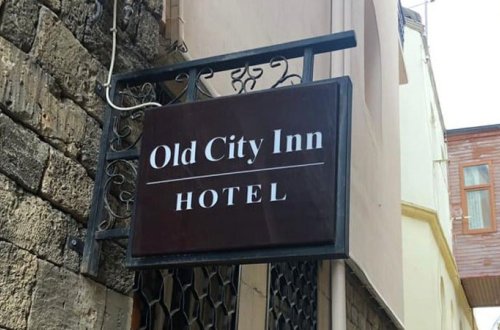 Bakıda “Old City Inn” hotelini seçən rusiyalı turist xoşagəlməz hallarla qarşılaşıb (FOTOLAR)