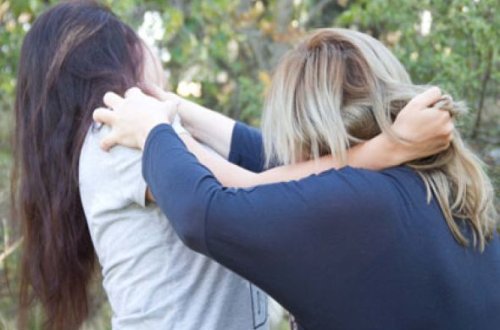 Bakıda kirayədə qalan qız ev sahibini döydü