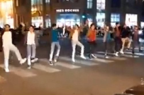 Bakıda piyada keçidində 