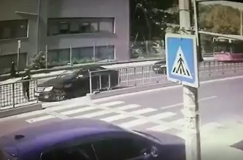 Азербайджанскую студентку сбила машина в Турции - ВИДЕО