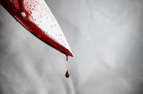 В Баку 18-летнего юношу ранили ножом