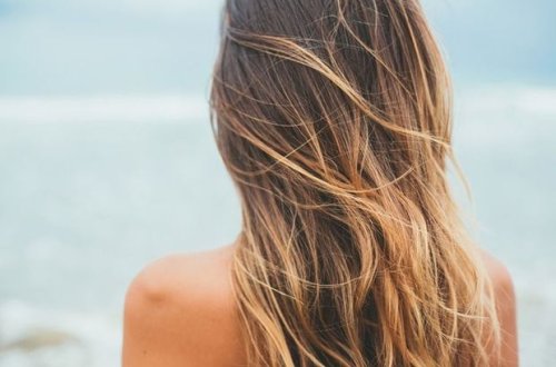 Bakıda yeznə qaynı tərəfindən “kişi söhbəti”nə çağırıldı, gözəl qız şəkillərinə görə bıçaqlandı