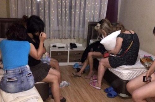 Polis Aytənin əxlaqsızlıq yuvasına basqın etdi: Şok görüntülər - VİDEO