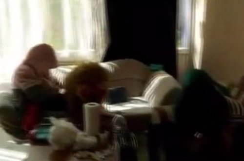 Polisin keçirdiyi əməliyyatdan şok görüntü — Qadın gündə 70 kişi ilə intim münasibətdə olurmuş - VİDEO