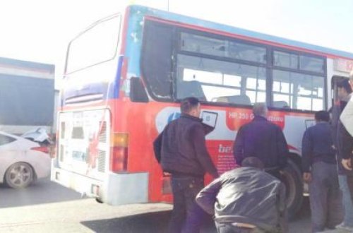 Hacıqabulda avtobus qəzası: Ölən var