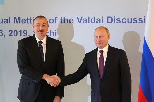 İlham Əliyev Putinlə görüşdü - FOTO