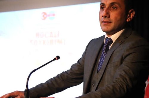 10 yaşlı saytın rəhbəri Əlişir Əhəd: “Saatlarla internet klublarda oturub, sayt yeniləyirdik”