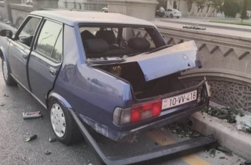 В Баку произошло ДТП - ФОТО