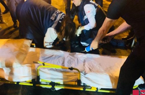 В Баку автомобиль сбил пьяного пешехода - ВИДЕО