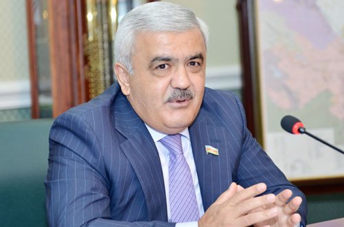 Rövnəq Abdullayev: 