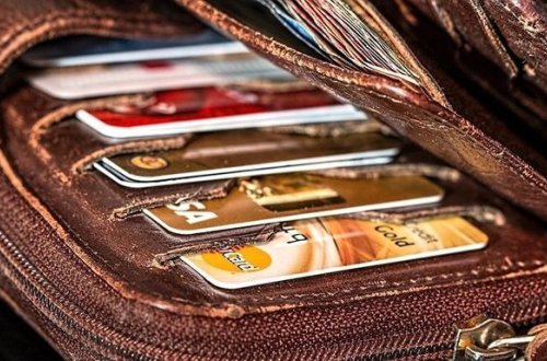 Oğul atasının bank kartından oğurluq etdi