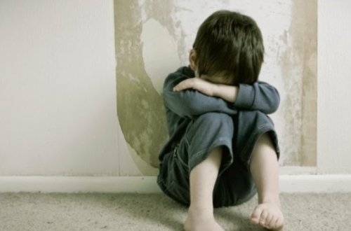 В Баку отчим издевался над приемным сыном