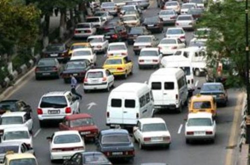 Bu qaydanı pozan sürücüləri 50 manat cərimə gözləyir