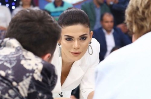 Машина «уехала» от Айсун Исмайыловой - ВИДЕО