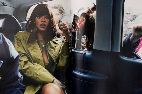 Rihanna kitabını 110 min dollara satışa çıxardı - FOTO