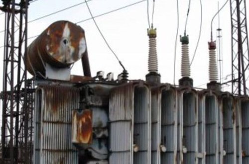 Bakıda DƏHŞƏT - 9 yaşlı uşaq küçədə transformatora girib yandı