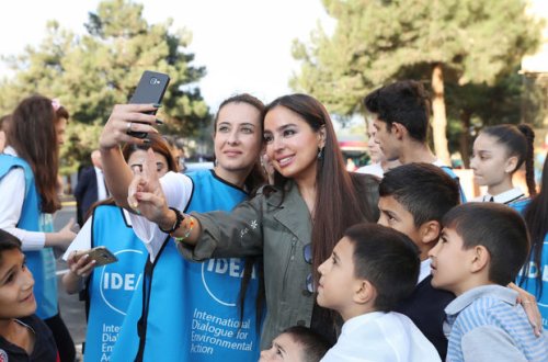 Leyla Əliyevanın təşəbbüsü ilə daha bir həyət abadlaşdırılıb - FOTO