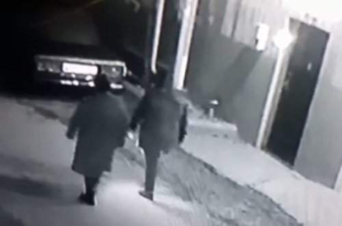 Xırdalanda qadınların qəribə hərəkəti kameraya düşdü - VİDEO