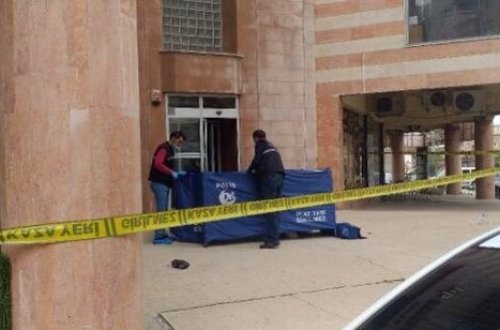 Azərbaycanlı qadın biznes mərkəzində intihar etdi - Cibindən məktub tapıldı