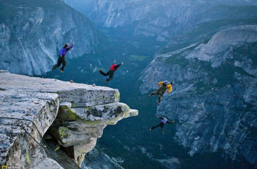 27 paraşütçü birgə tullanaraq yeni rekorda imza atdılar - VİDEO