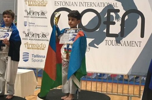 Azərbaycanlı uşaq ermənini belə məğlub etdi - FOTO-VİDEO