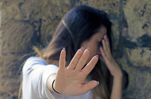 İnternetə girən kişi ŞOKA DÜŞDÜ - Arvadının başqa kişi ilə 18+ VİDEOsunu gördü