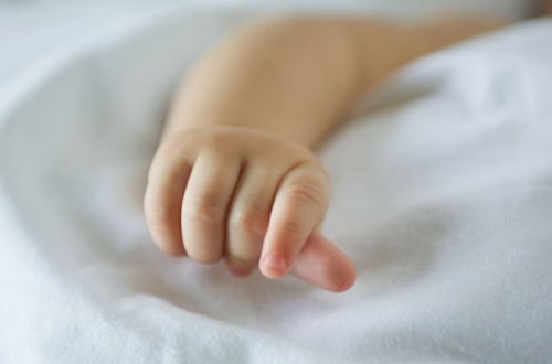 В Индии нашли похороненного заживо младенца - ФОТО