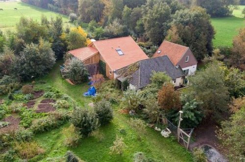 İllərdir zirzəmidə yaşayıb dünyanın sonunu gözləyən ailə tapılıb