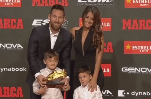 Messi “Qızıl buts”unu aldı (VİDEO)