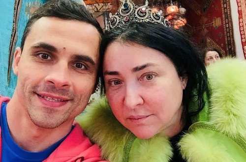 Lolitanın əri onu bu gözələ dəyişdi – FOTO