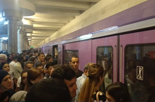 Metroda sərnişindən gözlənilməz hərəkət