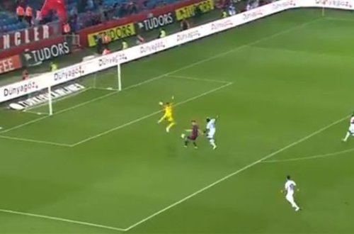 “Trabzonspor”un rusiyalı qapıçısının səhvi azarkeşləri güldürdü – VİDEO